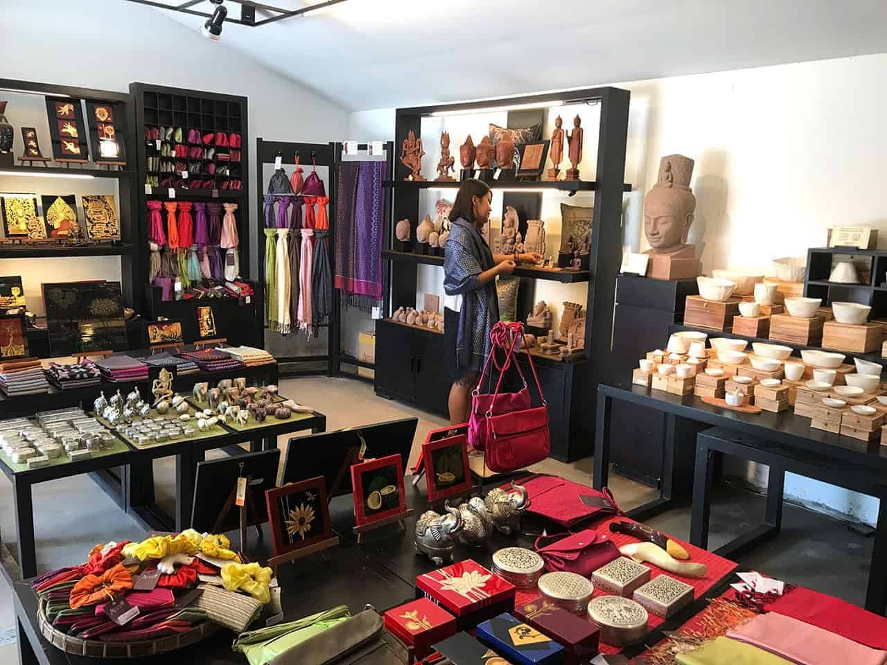 의미 있는 기념품 쇼핑